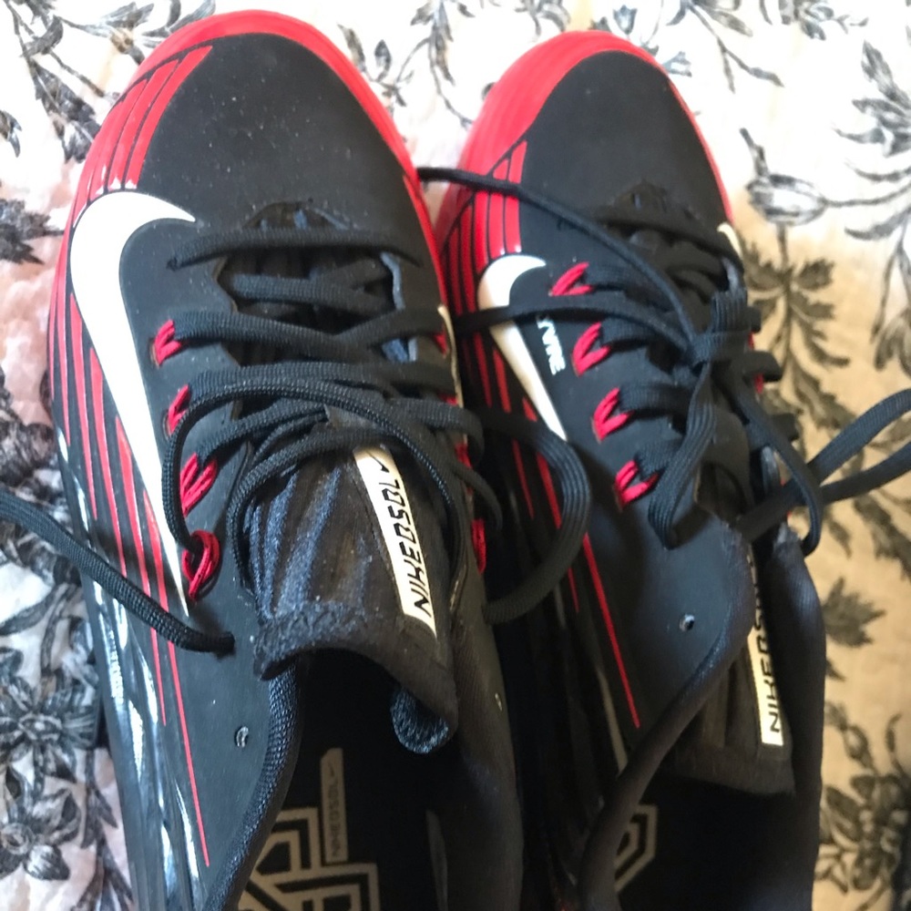Nike baseball metal cleats